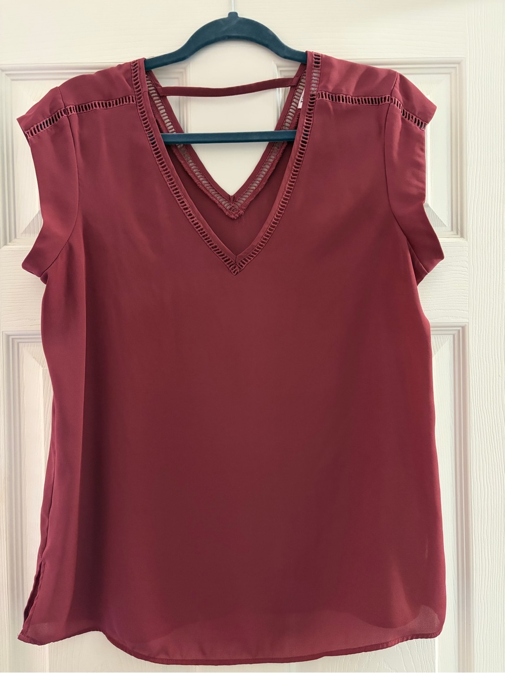 DR2 Dusty Rose V-Neck Cap Sleeve Blouse with Ladder Trim